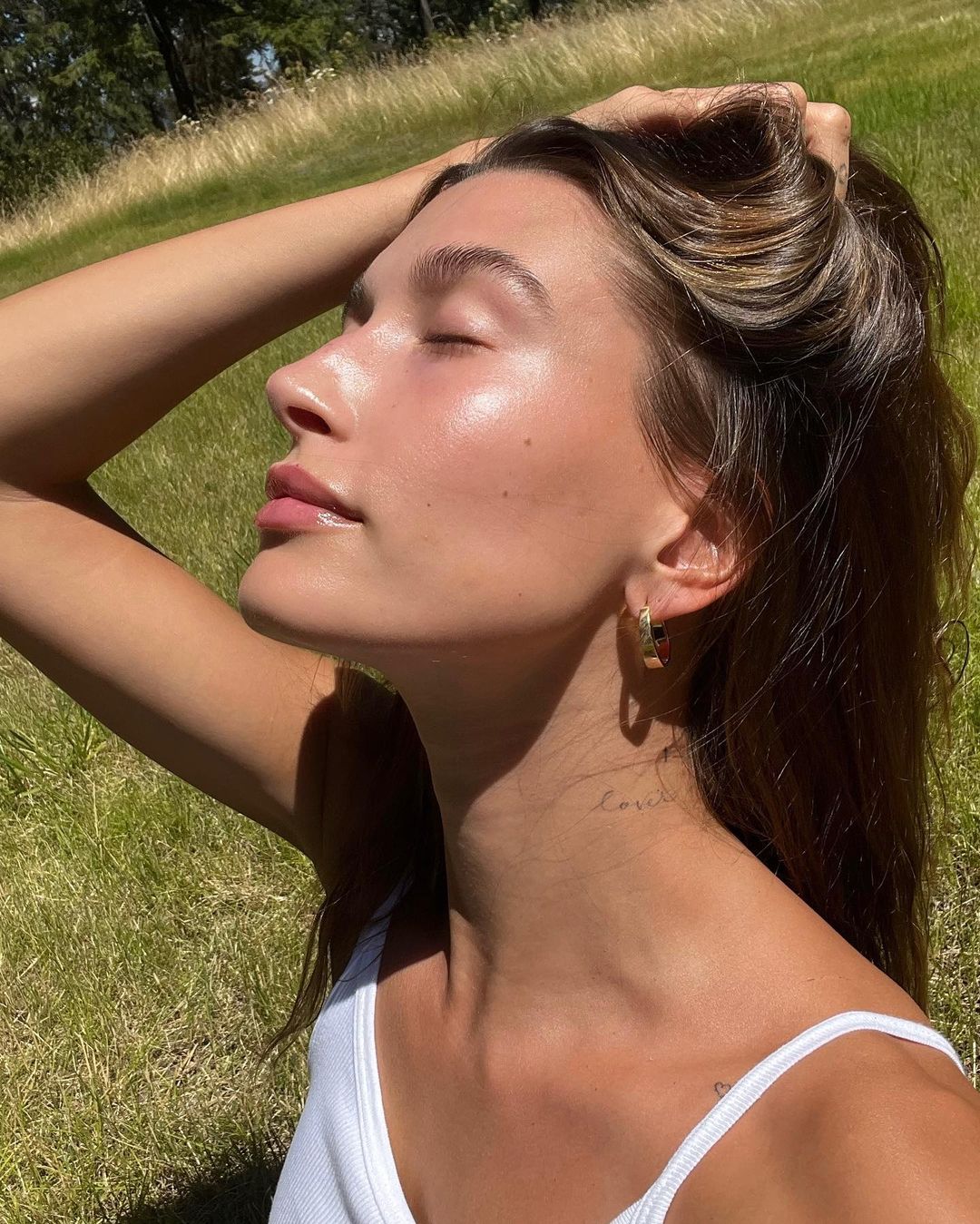 10 Times Hailey Bieber Went Totally Makeup Free